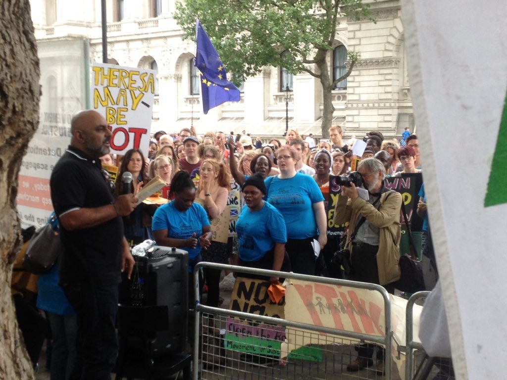 Asad Rehman from Friends of the Earth addresses the protestors 